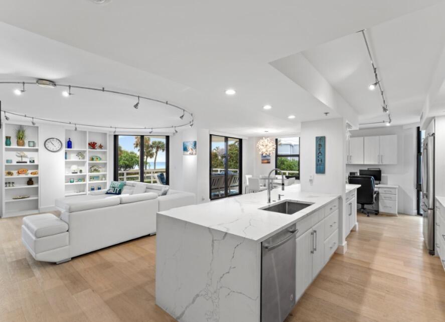 CORINTHIANS CONDO - Residential