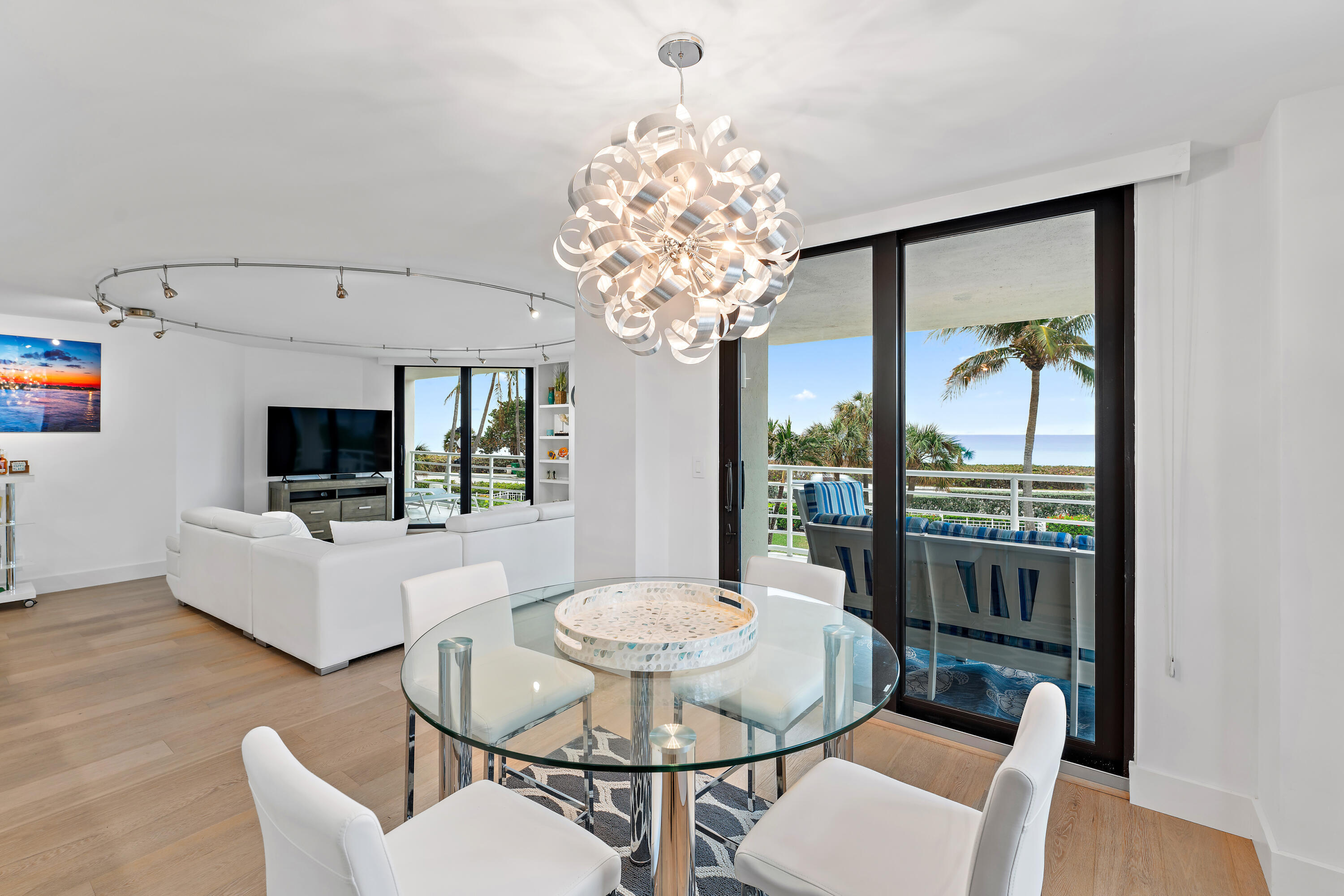 CORINTHIANS CONDO - Residential