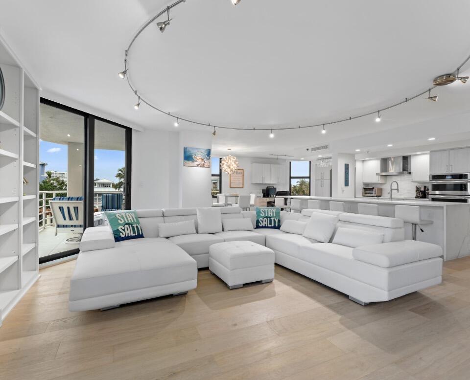 CORINTHIANS CONDO - Residential