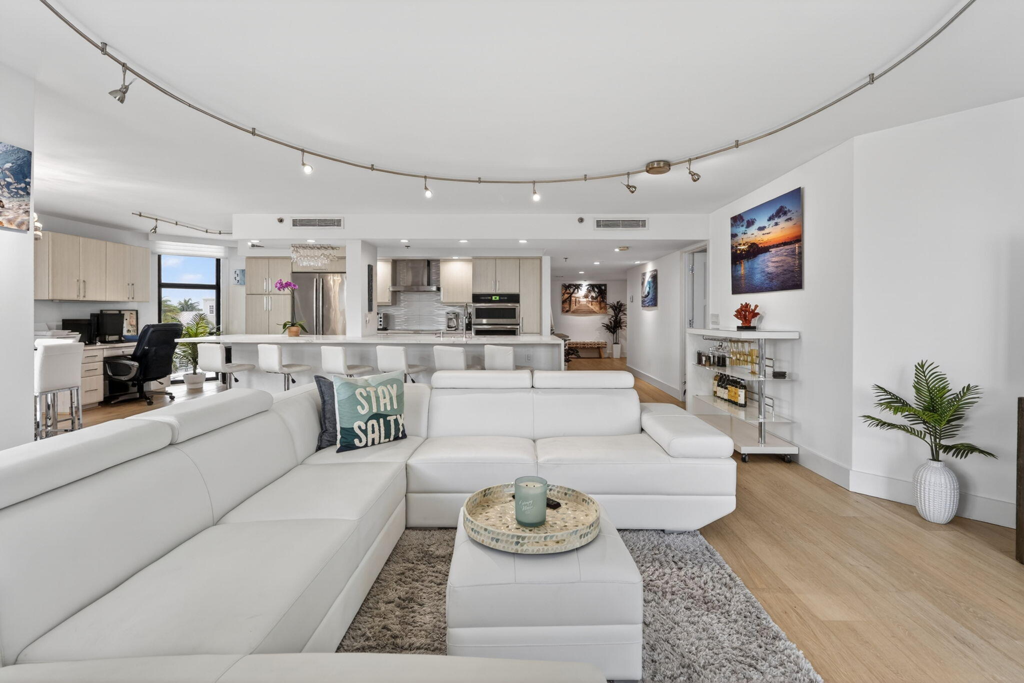 CORINTHIANS CONDO - Residential