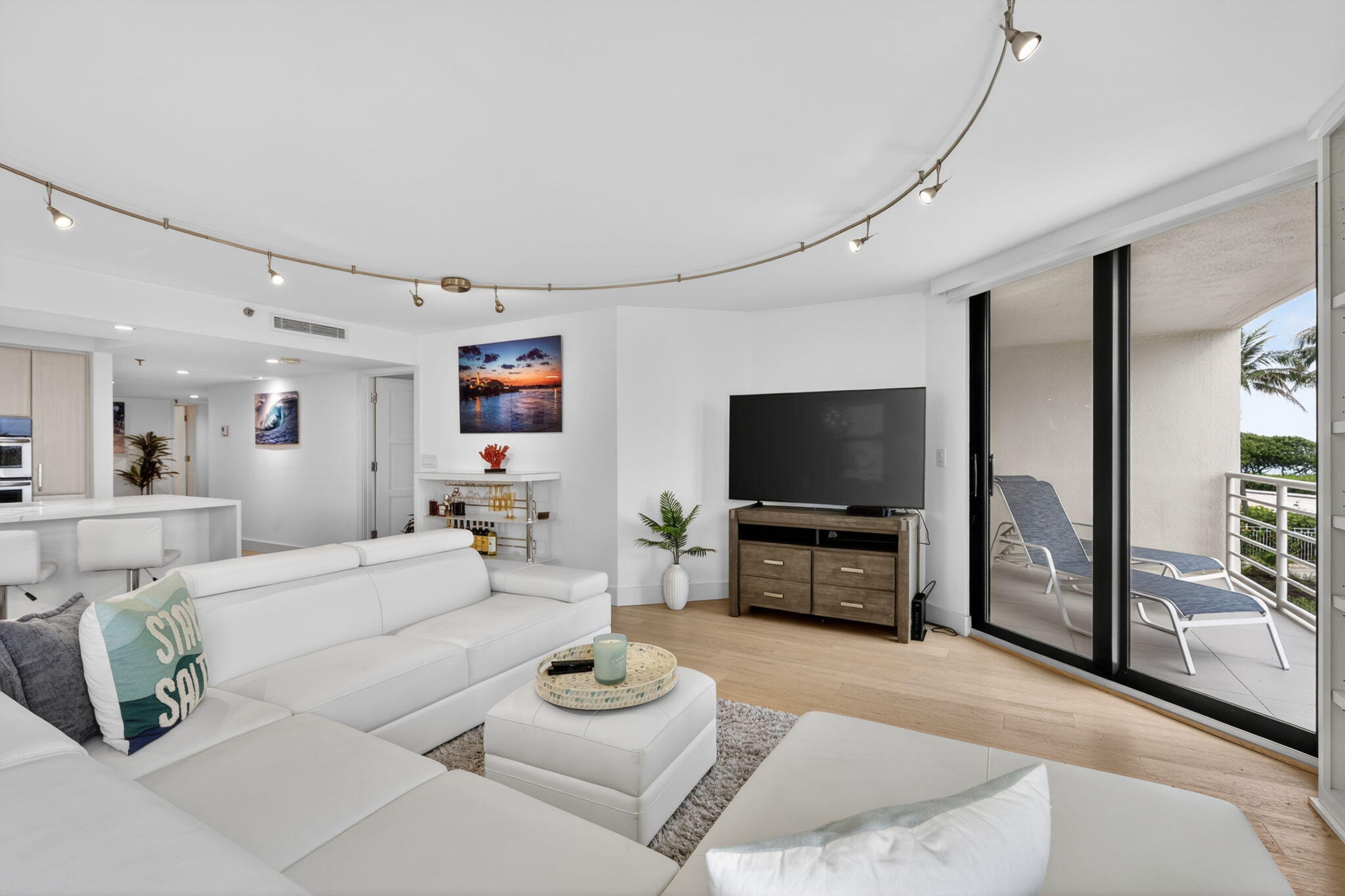CORINTHIANS CONDO - Residential