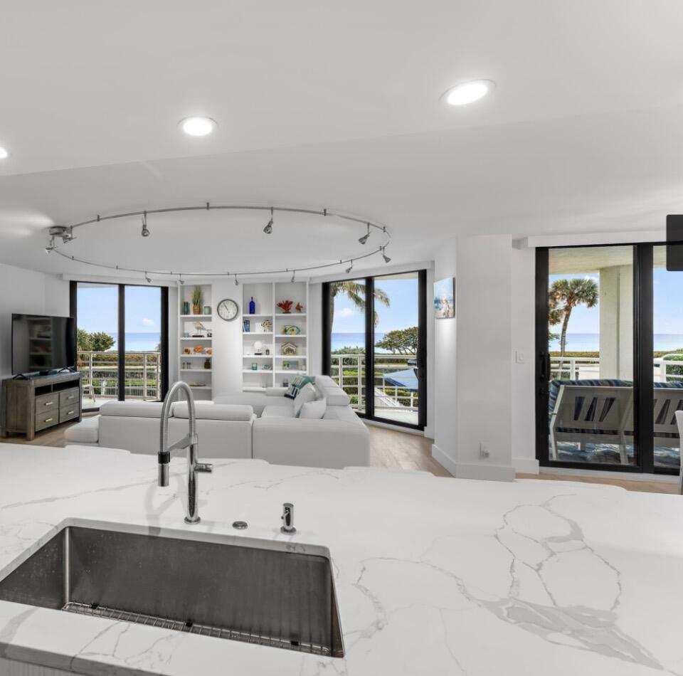 CORINTHIANS CONDO - Residential