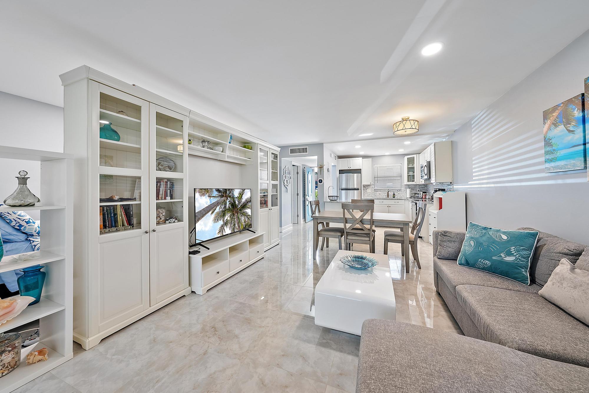 LAKESIDE VILLAGE CONDO 10 - Residential