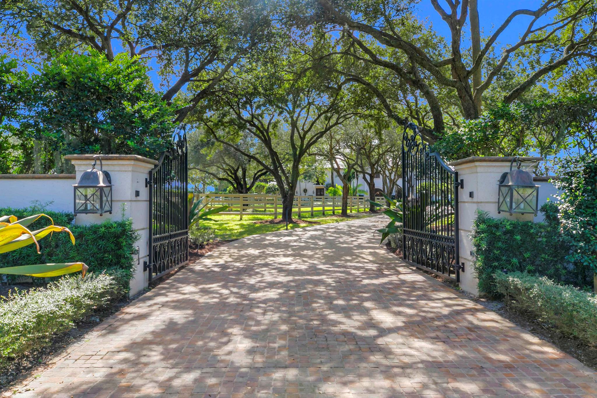 GRAND PRIX FARMS - Residential