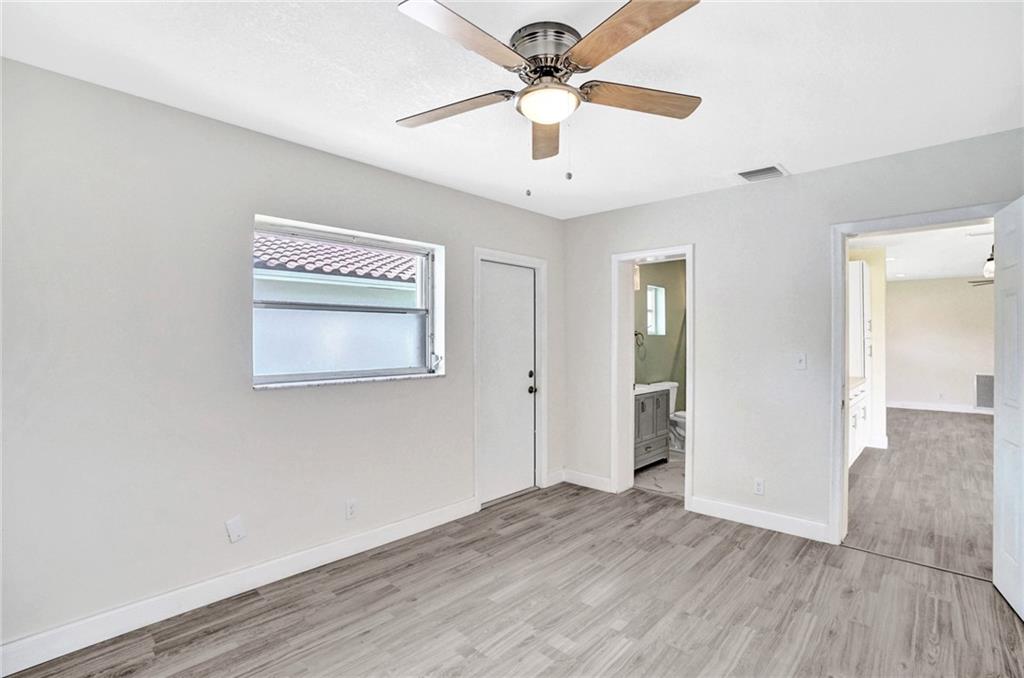 Emerald Hills 68-26 B - Residential