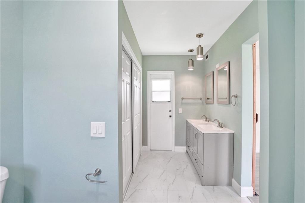 Emerald Hills 68-26 B - Residential