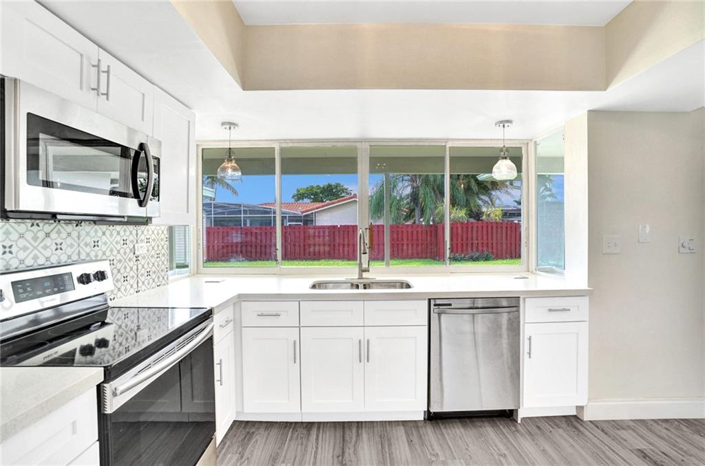 Emerald Hills 68-26 B - Residential