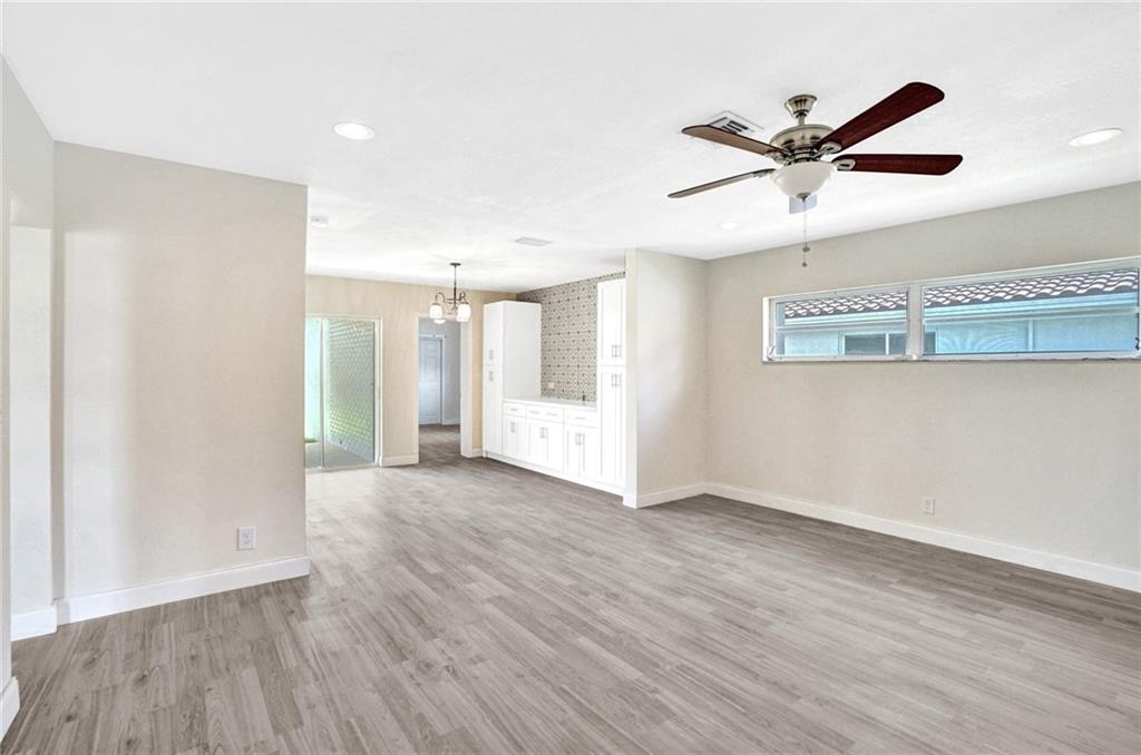 Emerald Hills 68-26 B - Residential