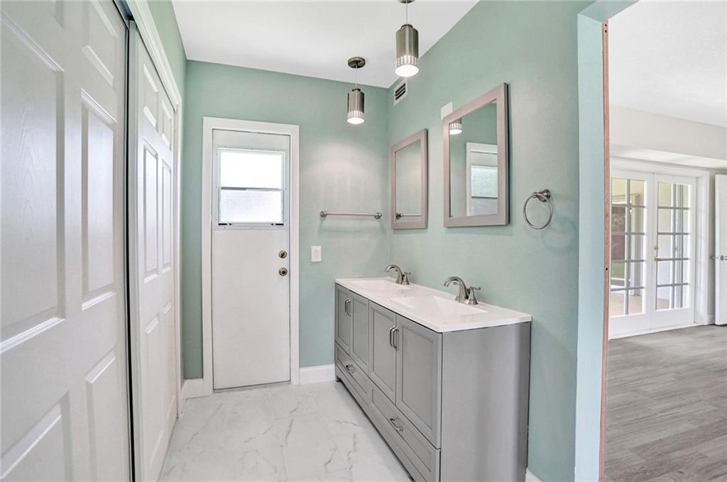 Emerald Hills 68-26 B - Residential