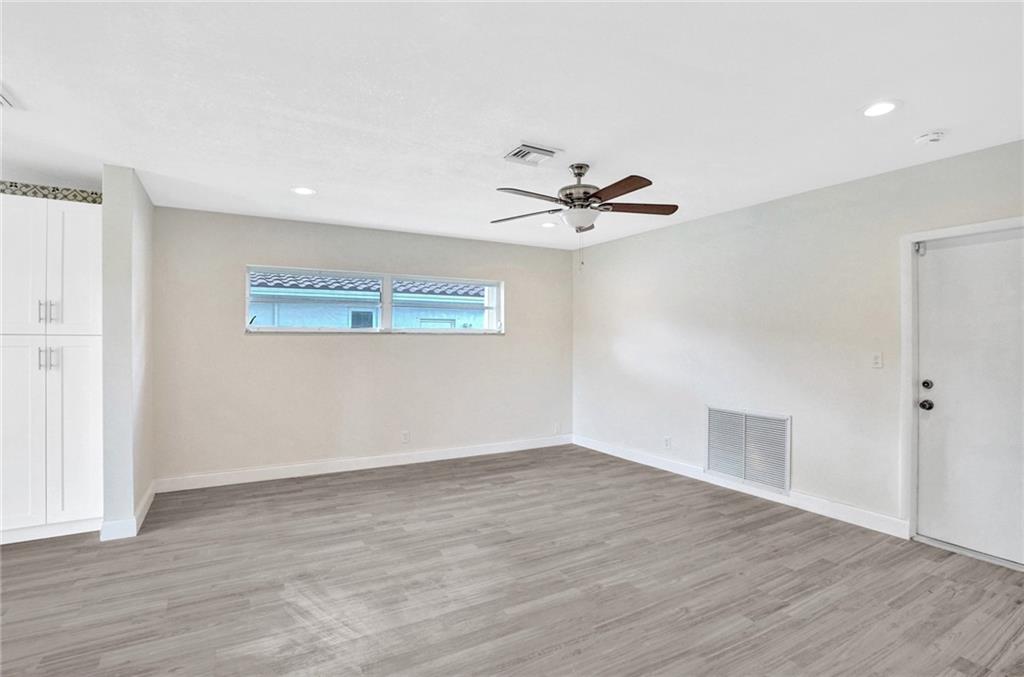Emerald Hills 68-26 B - Residential