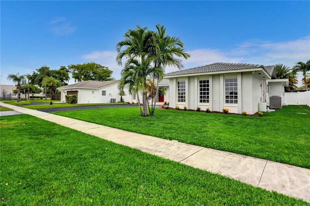 Emerald Hills 68-26 B - Residential