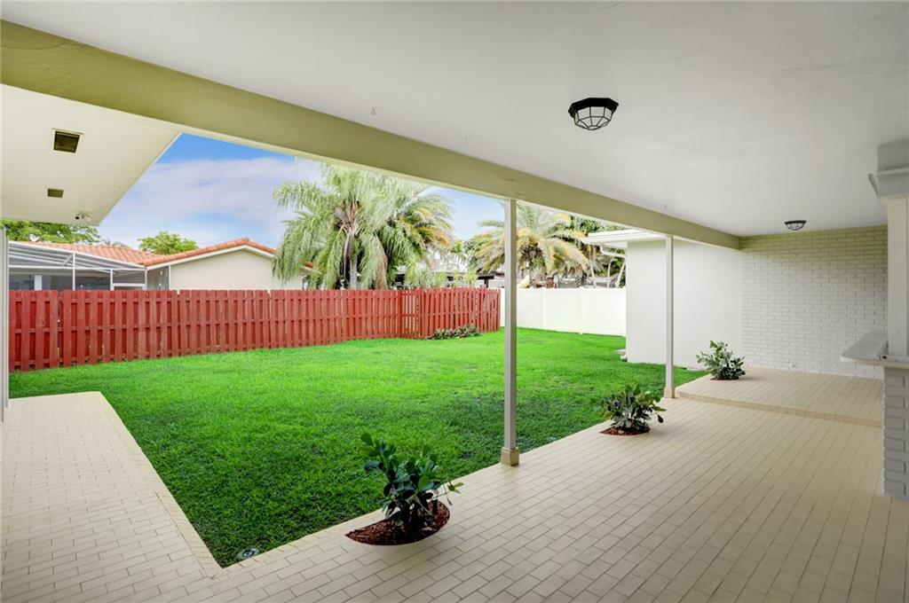 Emerald Hills 68-26 B - Residential