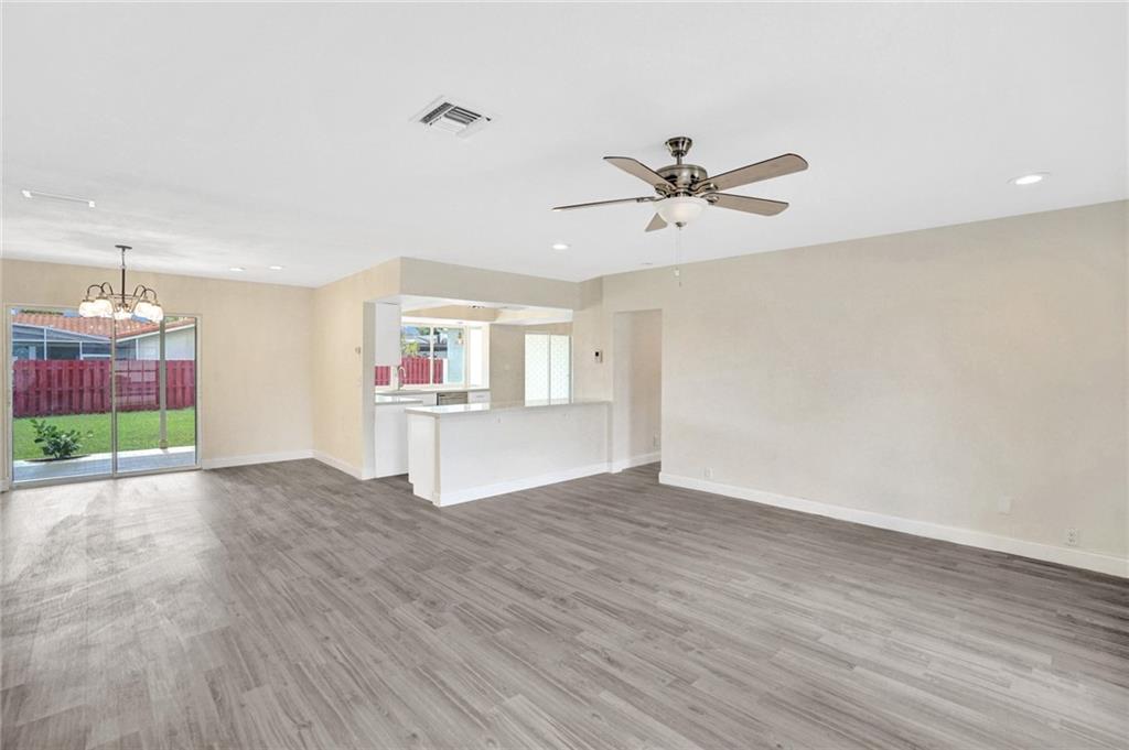 Emerald Hills 68-26 B - Residential