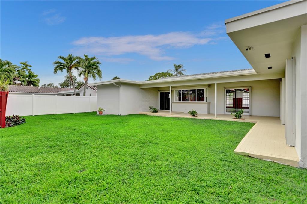 Emerald Hills 68-26 B - Residential