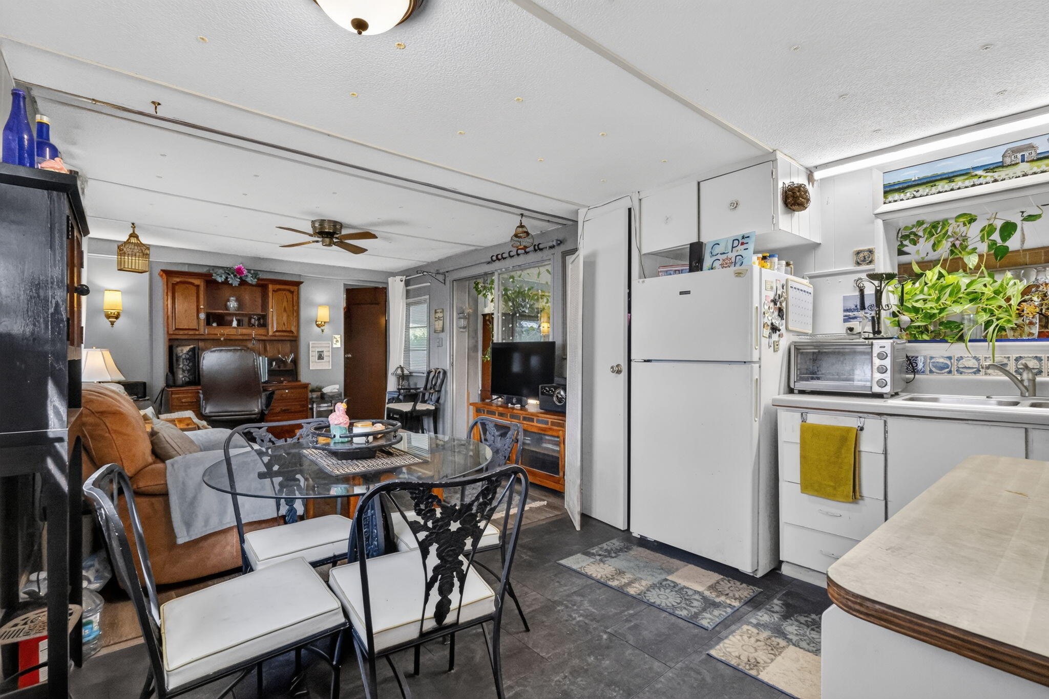 COLONIAL ESTATES INC MOBILE HOME PARK - Residential