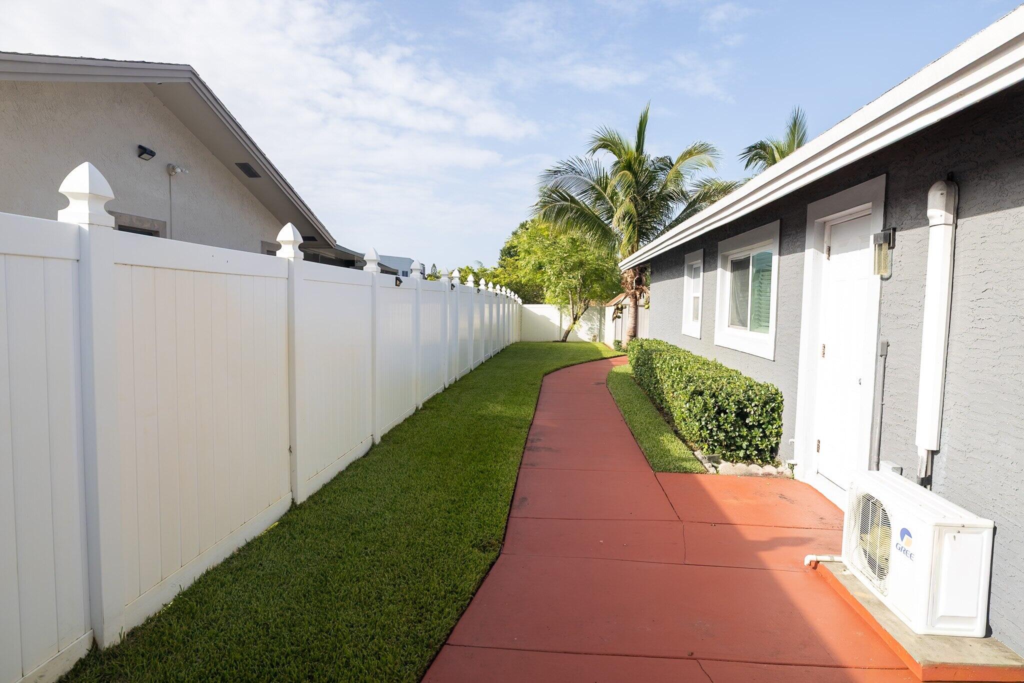 PALM BEACH LAKES NORTH 1 - Residential