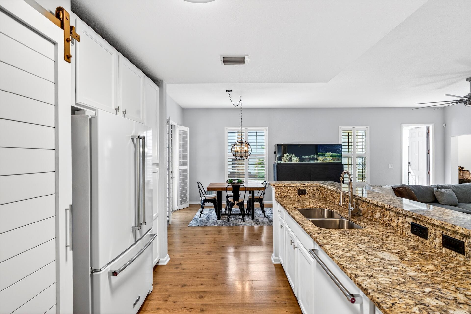 PALOMA LAKES - Residential