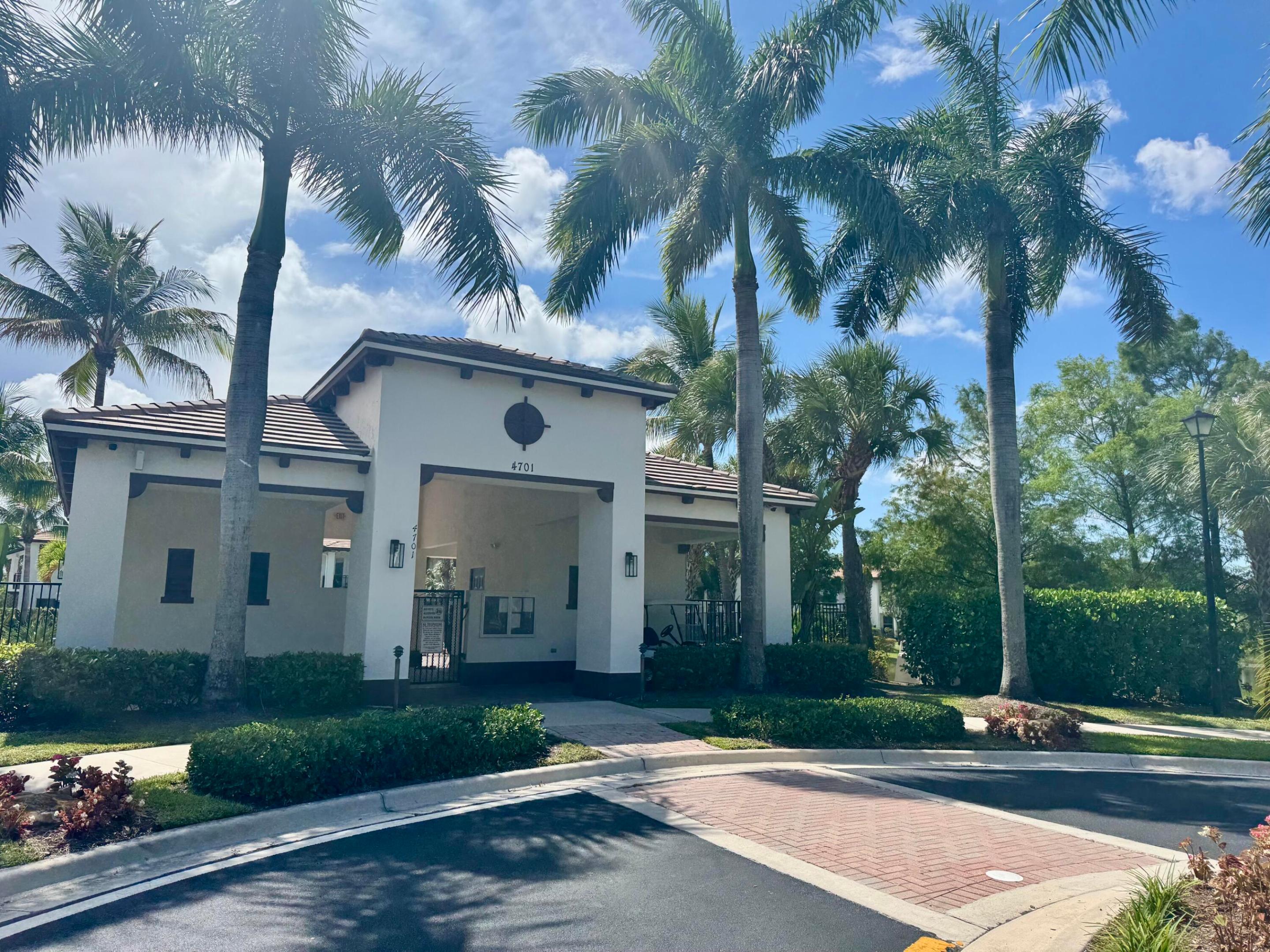 PALOMA LAKES - Residential