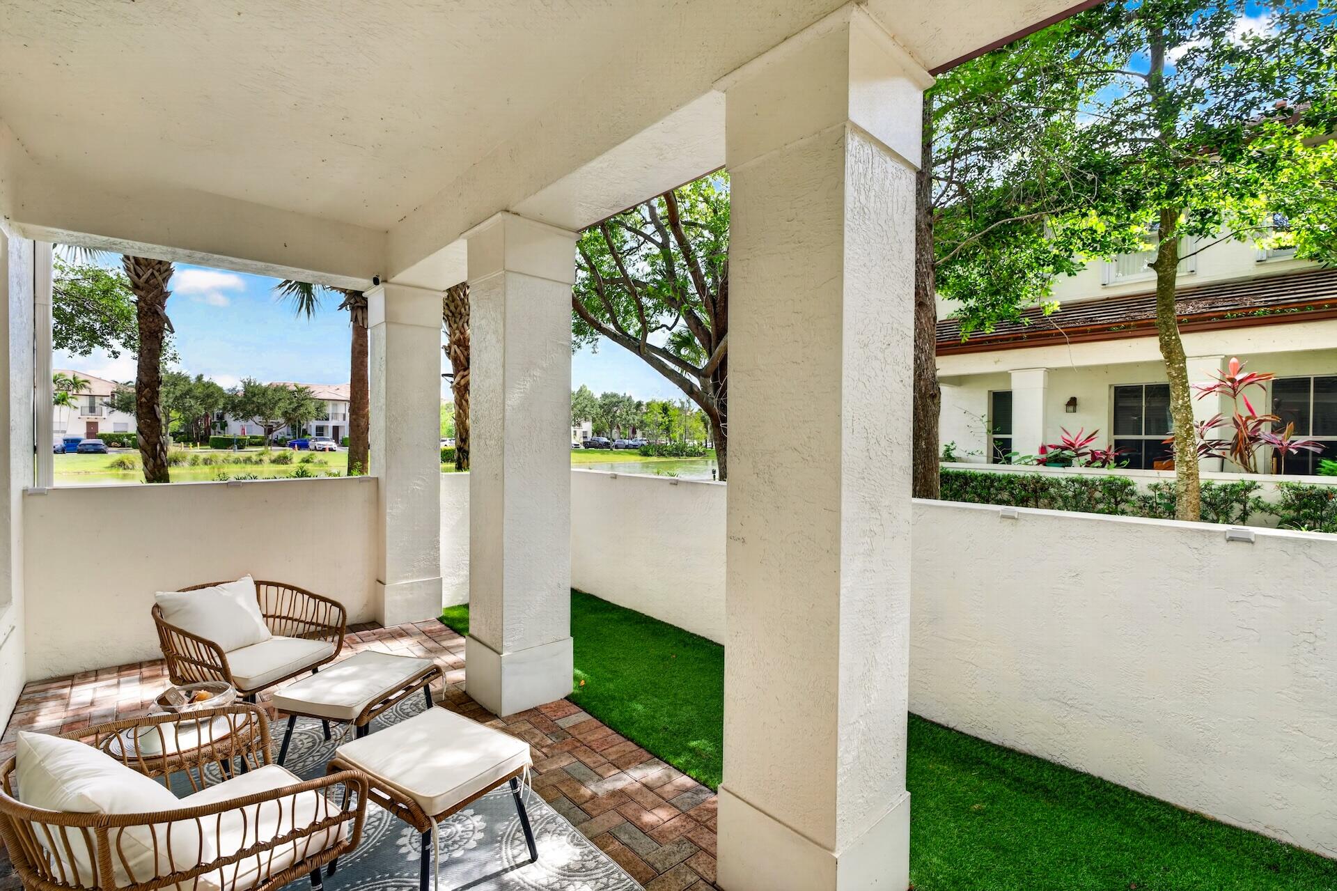 PALOMA LAKES - Residential