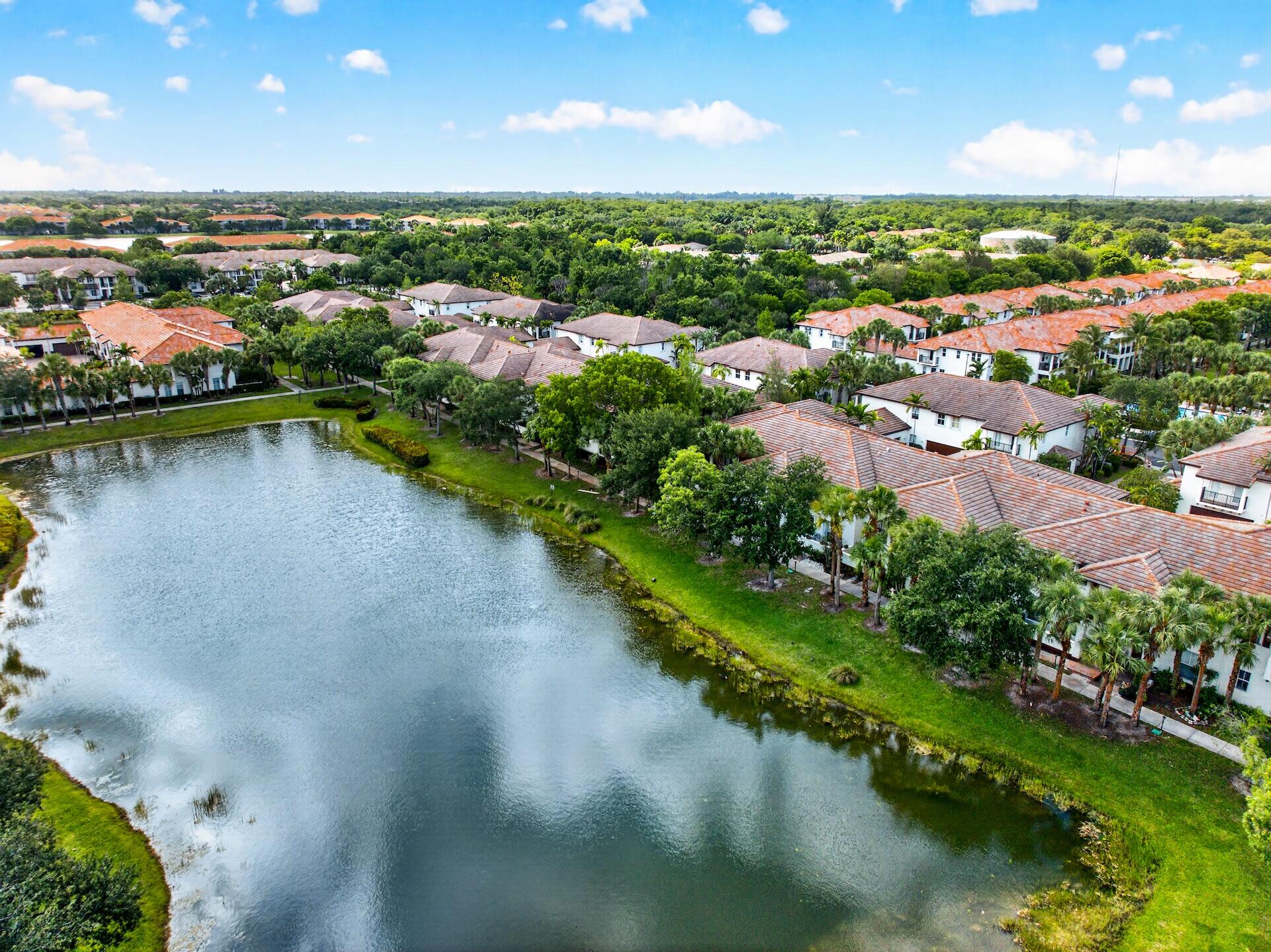 PALOMA LAKES - Residential