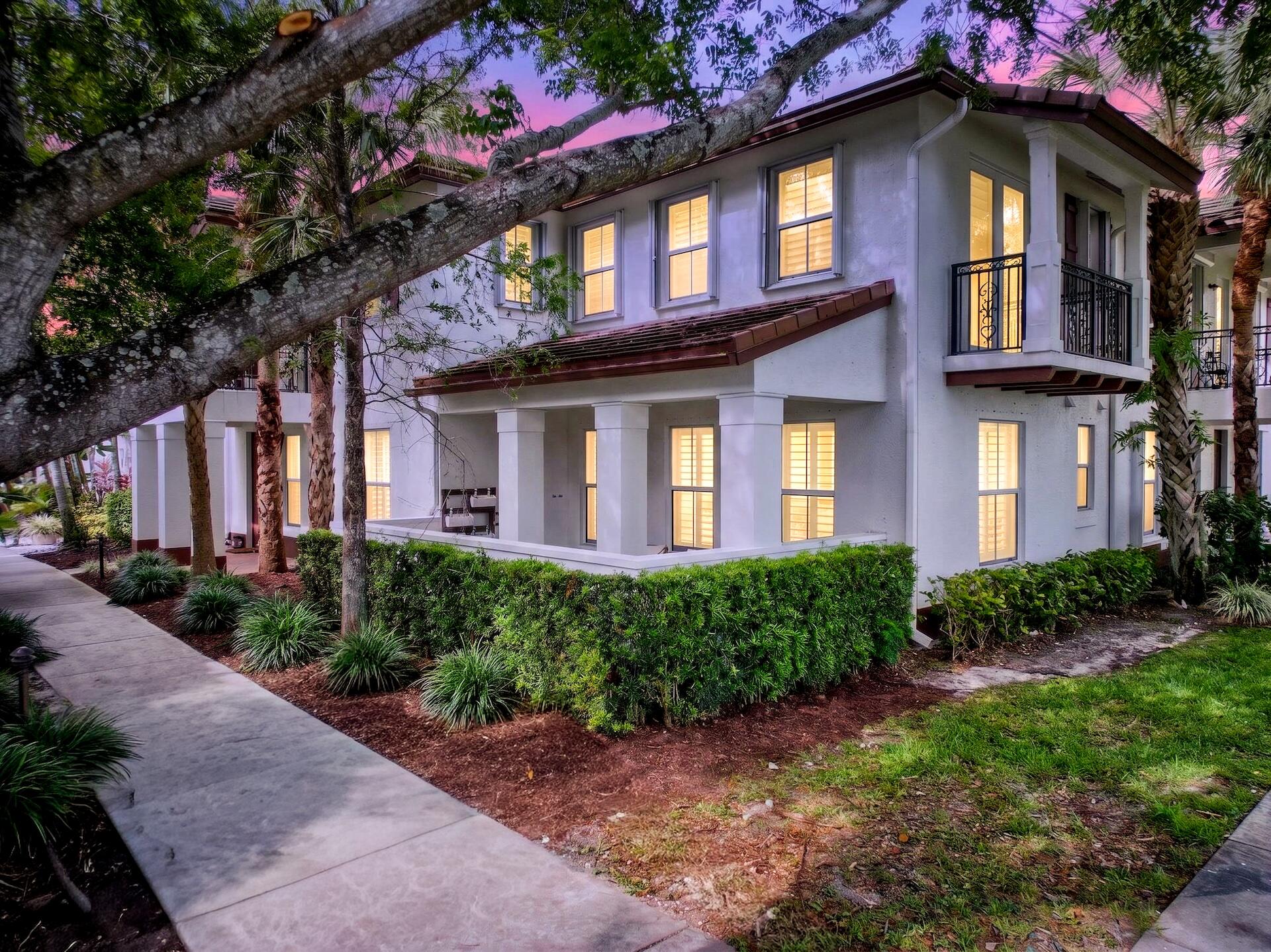 PALOMA LAKES - Residential