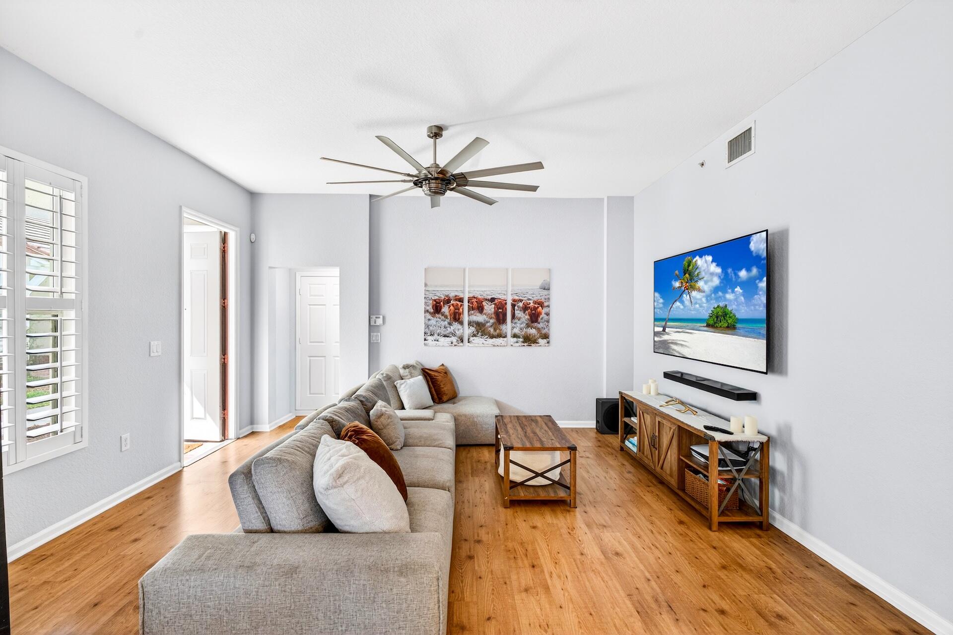 PALOMA LAKES - Residential