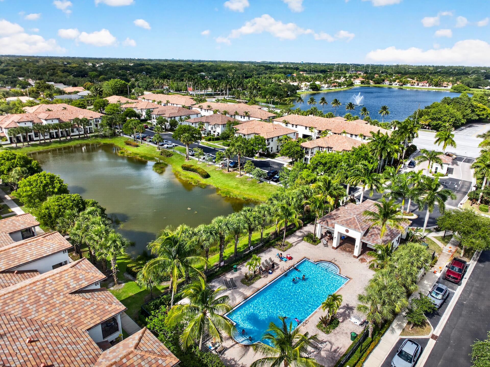 PALOMA LAKES - Residential