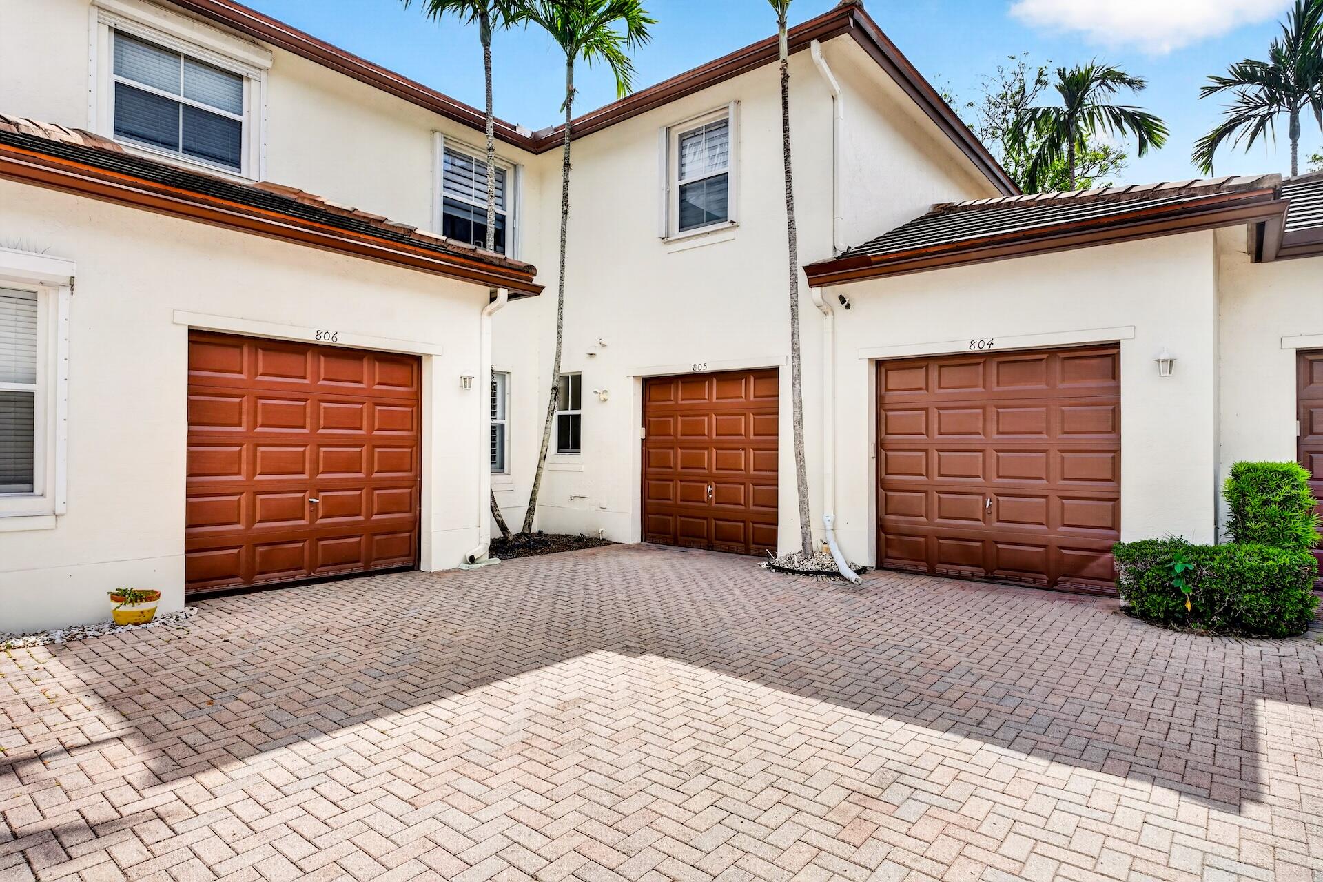 PALOMA LAKES - Residential