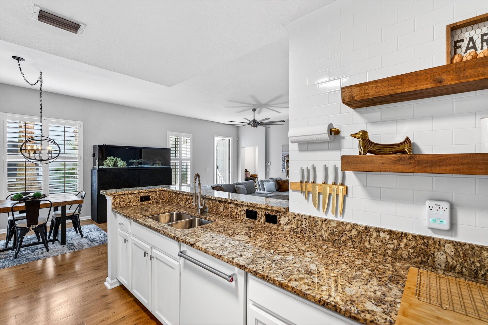 PALOMA LAKES - Residential