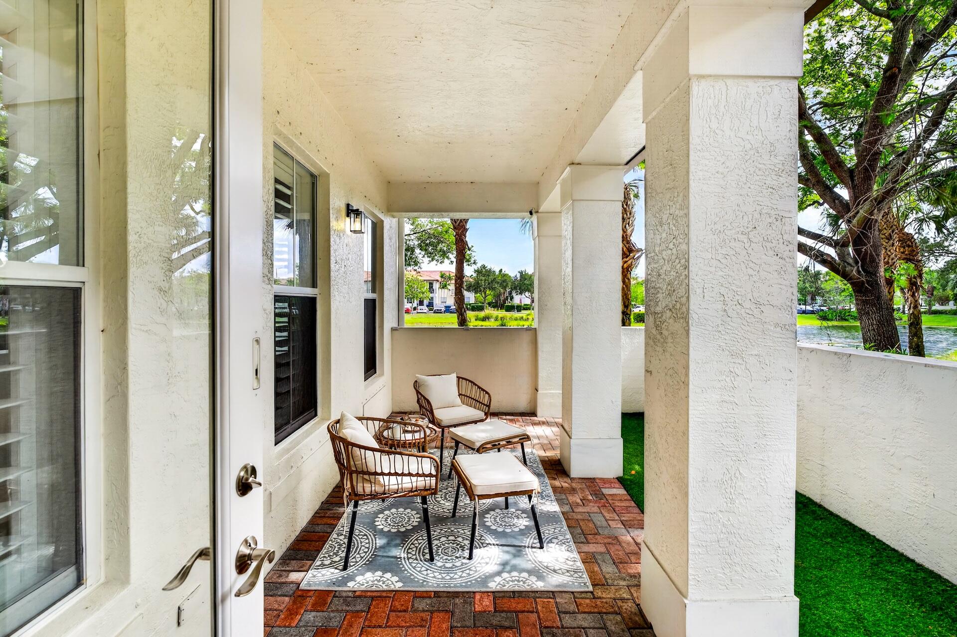 PALOMA LAKES - Residential
