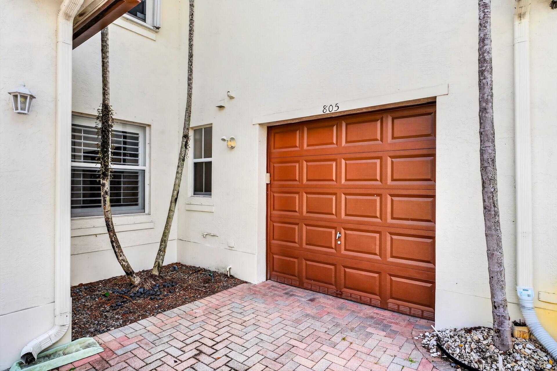 PALOMA LAKES - Residential