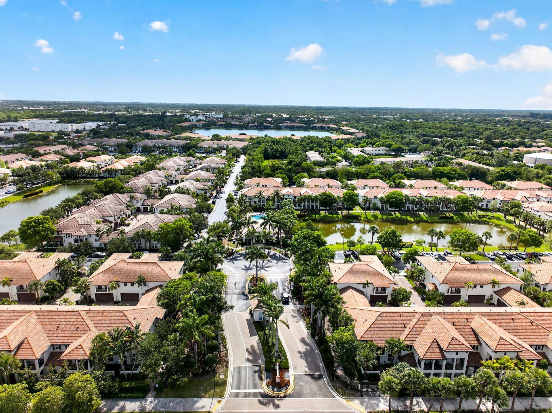 PALOMA LAKES - Residential