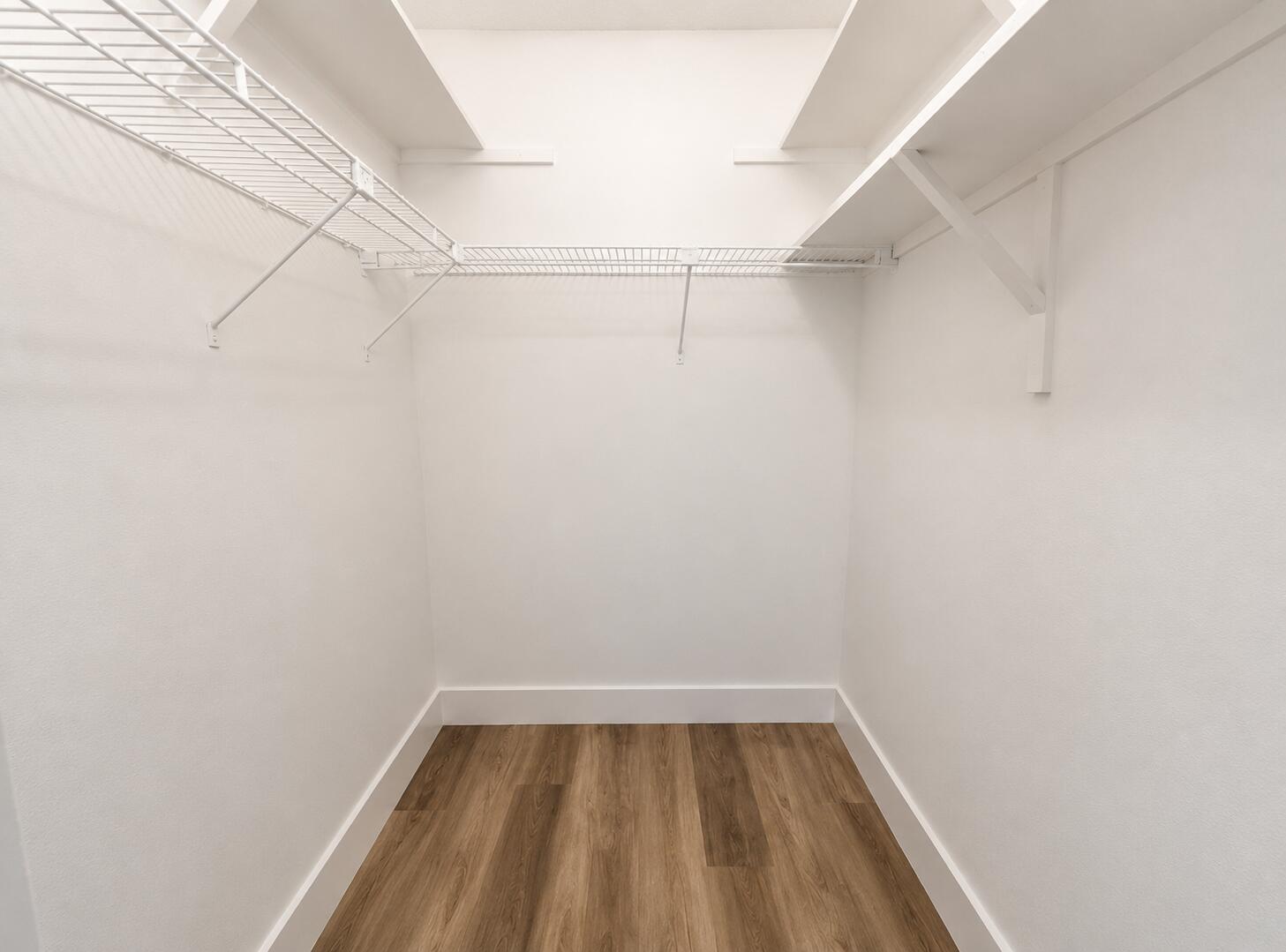 APPLEGREEN CONDO APTS 1 - Residential