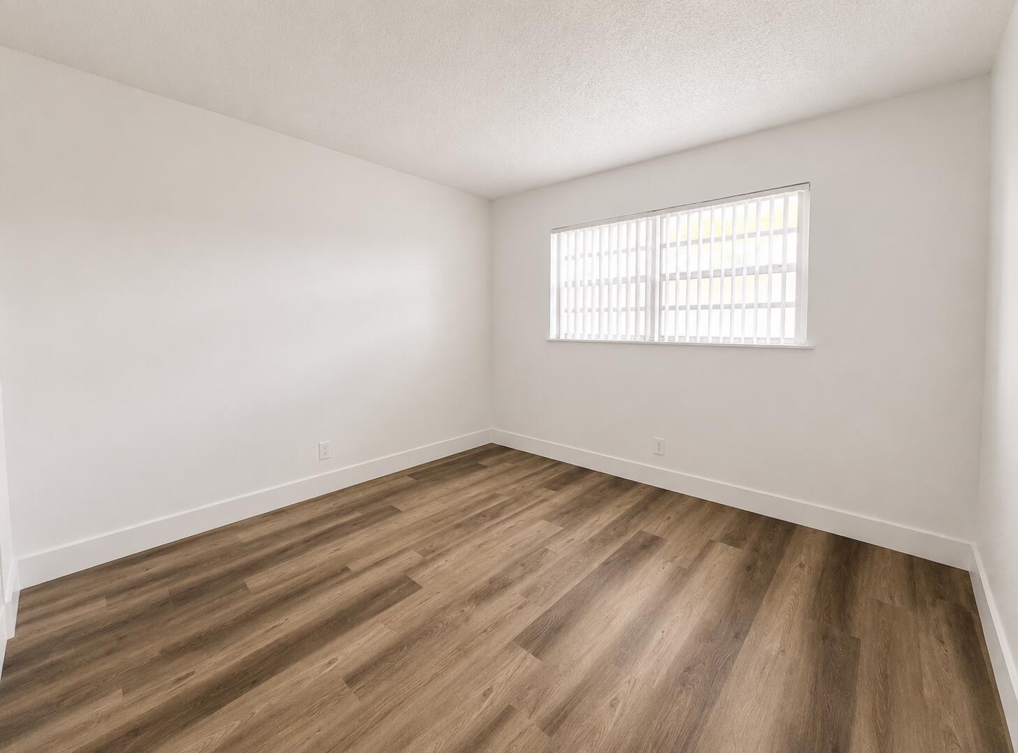 APPLEGREEN CONDO APTS 1 - Residential