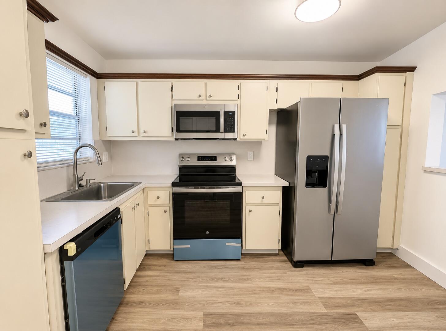 APPLEGREEN CONDO APTS 1 - Residential