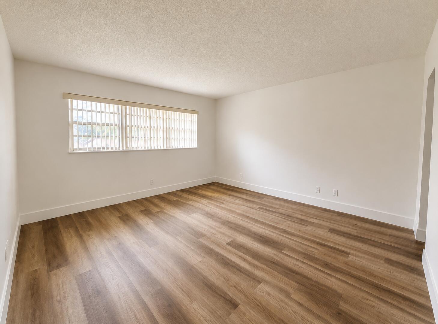 APPLEGREEN CONDO APTS 1 - Residential