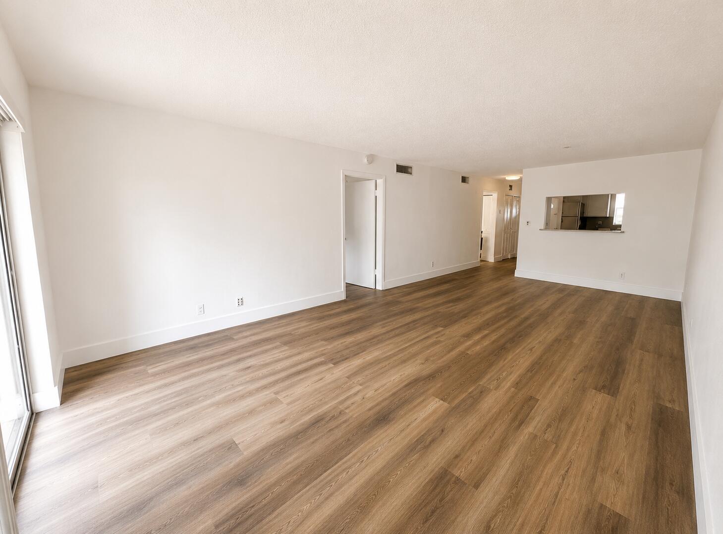 APPLEGREEN CONDO APTS 1 - Residential