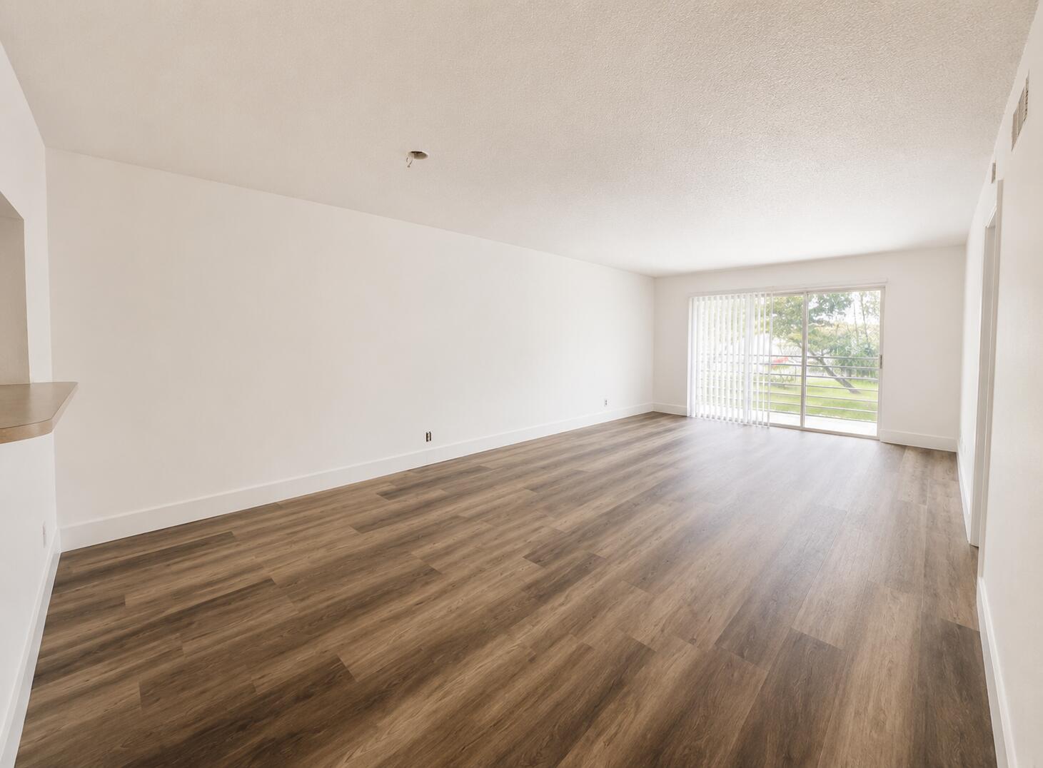APPLEGREEN CONDO APTS 1 - Residential