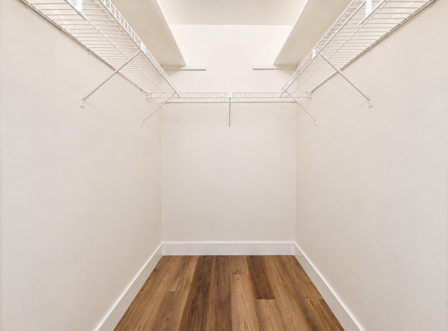 APPLEGREEN CONDO APTS 1 - Residential