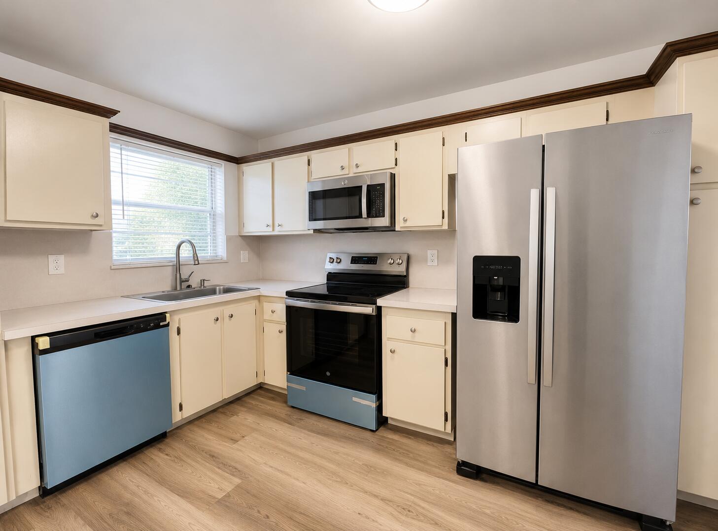 APPLEGREEN CONDO APTS 1 - Residential