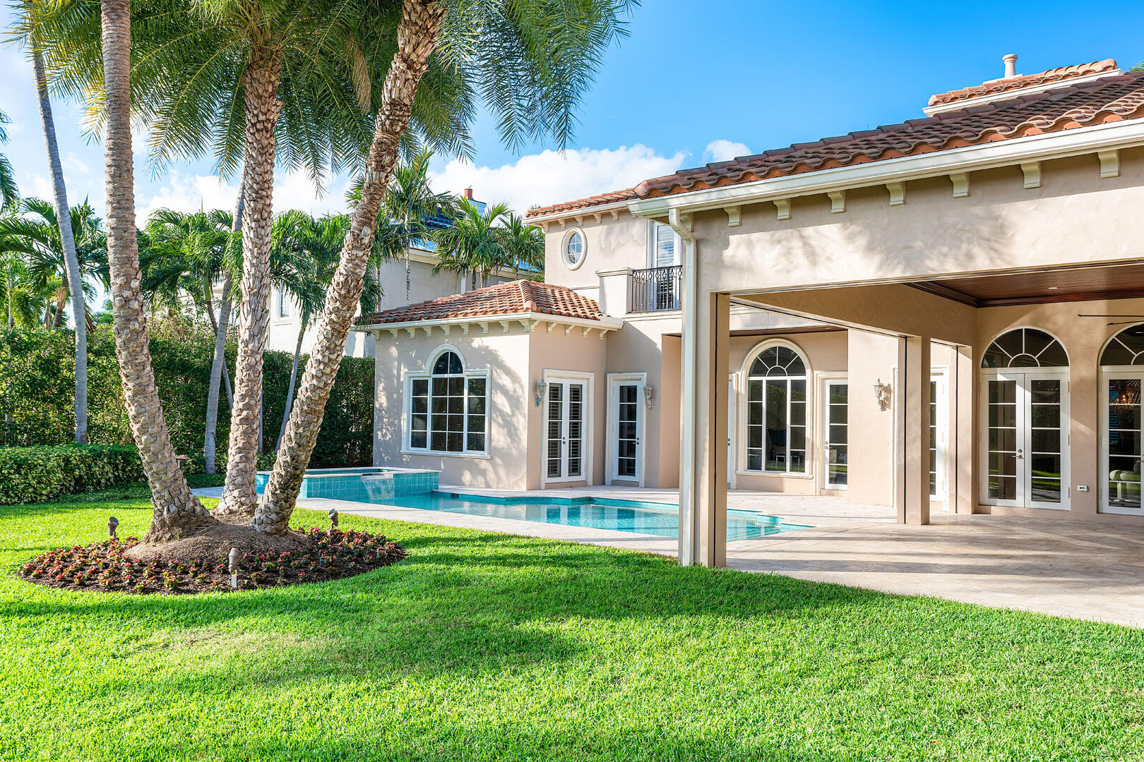 ROYAL PALM YACHT & COUNTRY CLUB - Residential