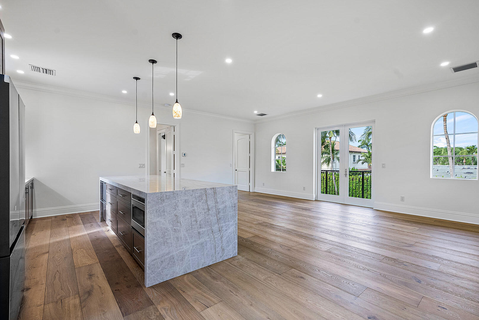ROYAL PALM YACHT & COUNTRY CLUB - Residential