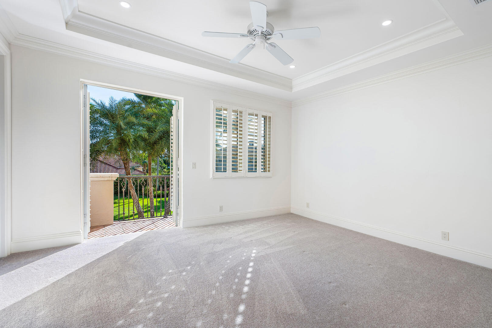 ROYAL PALM YACHT & COUNTRY CLUB - Residential