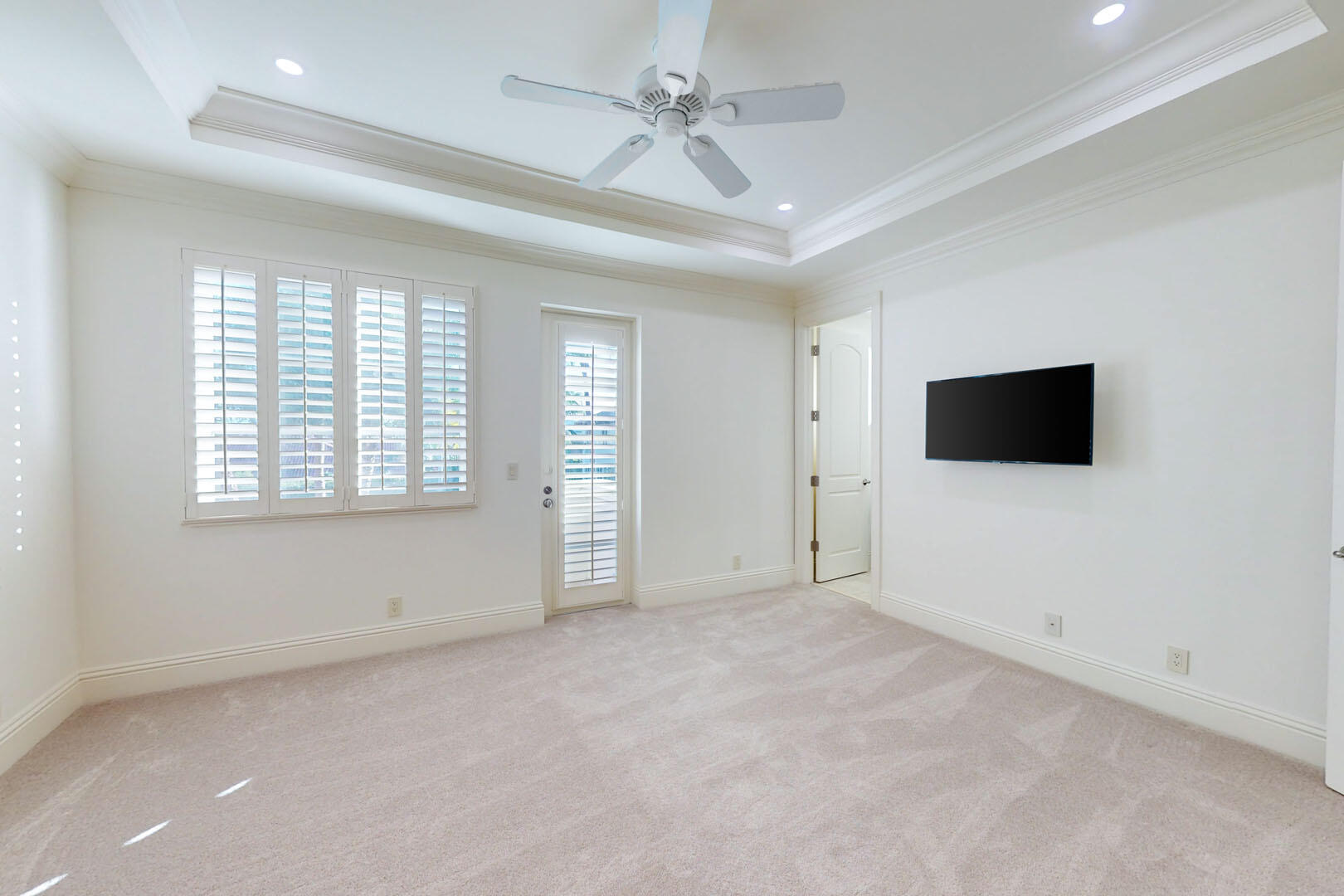 ROYAL PALM YACHT & COUNTRY CLUB - Residential