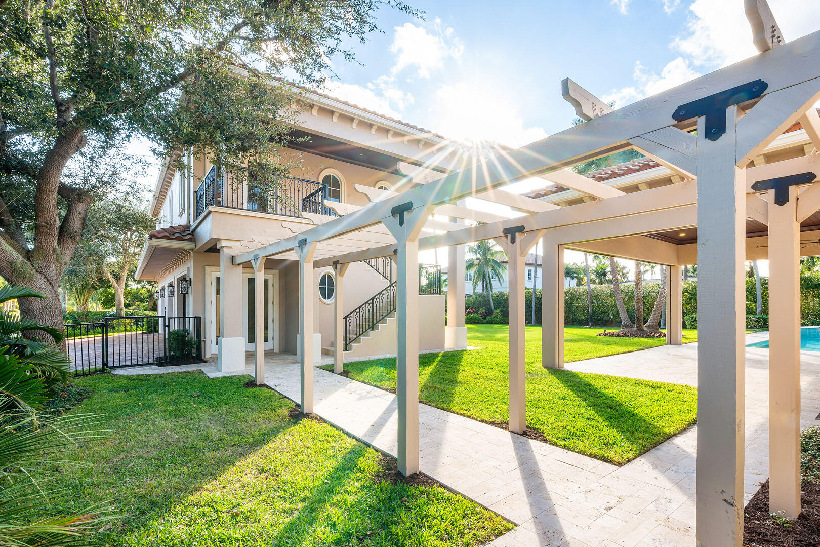 ROYAL PALM YACHT & COUNTRY CLUB - Residential