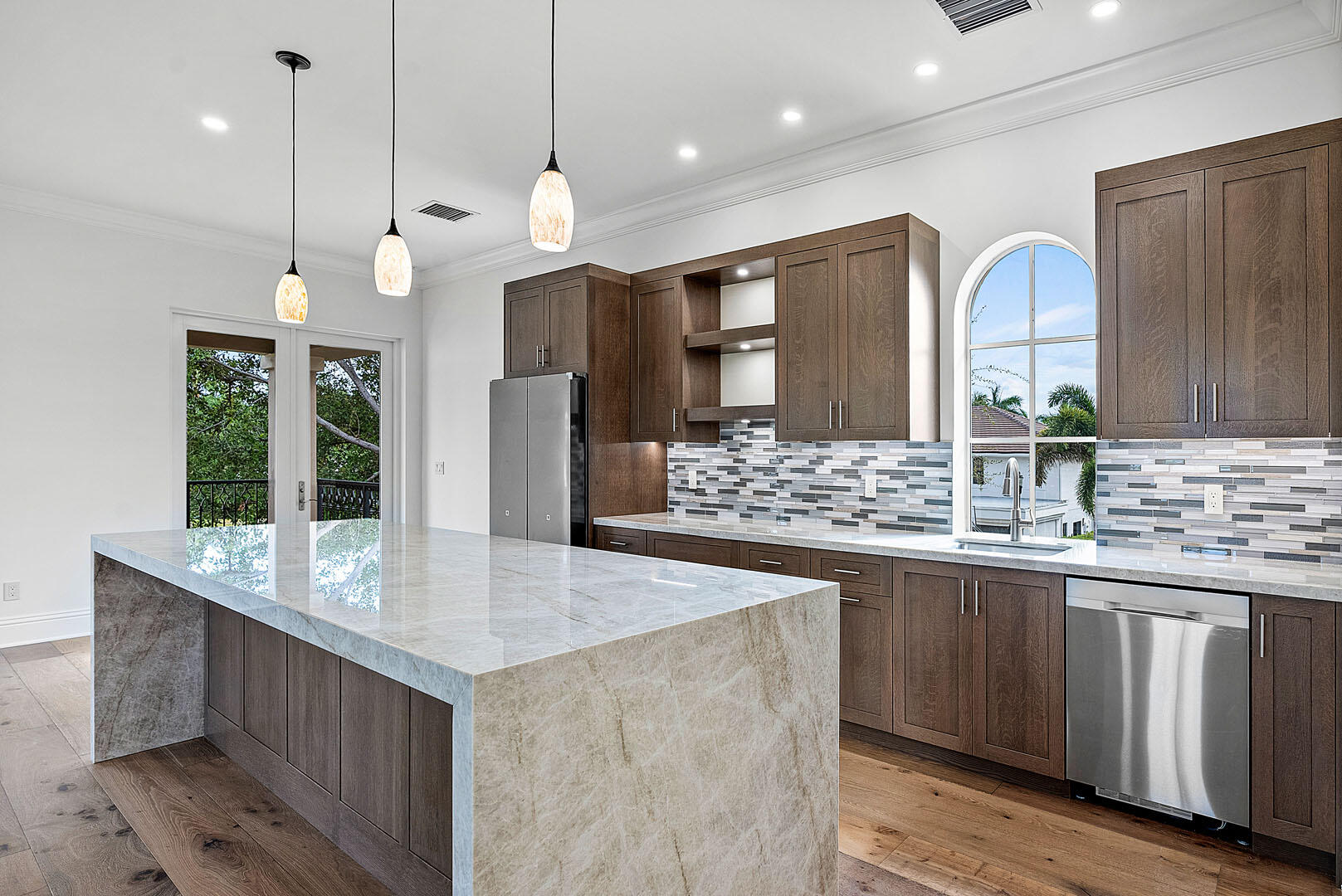 ROYAL PALM YACHT & COUNTRY CLUB - Residential