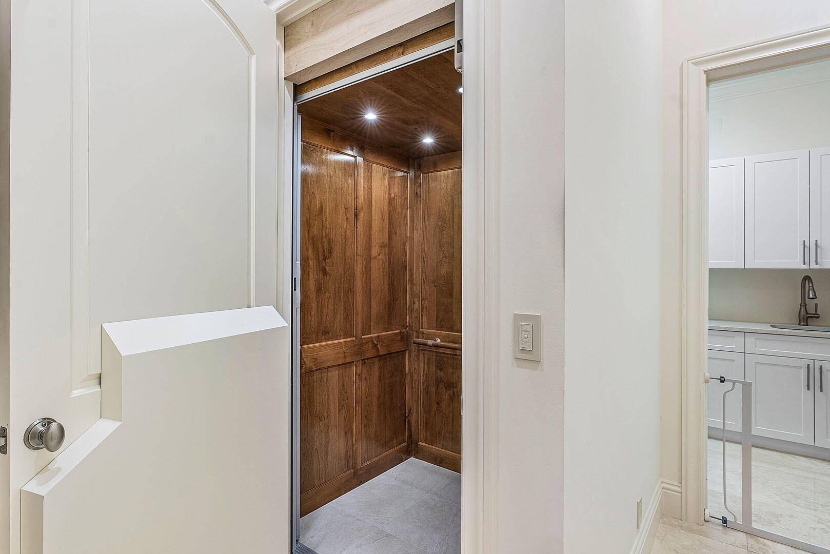 ROYAL PALM YACHT & COUNTRY CLUB - Residential