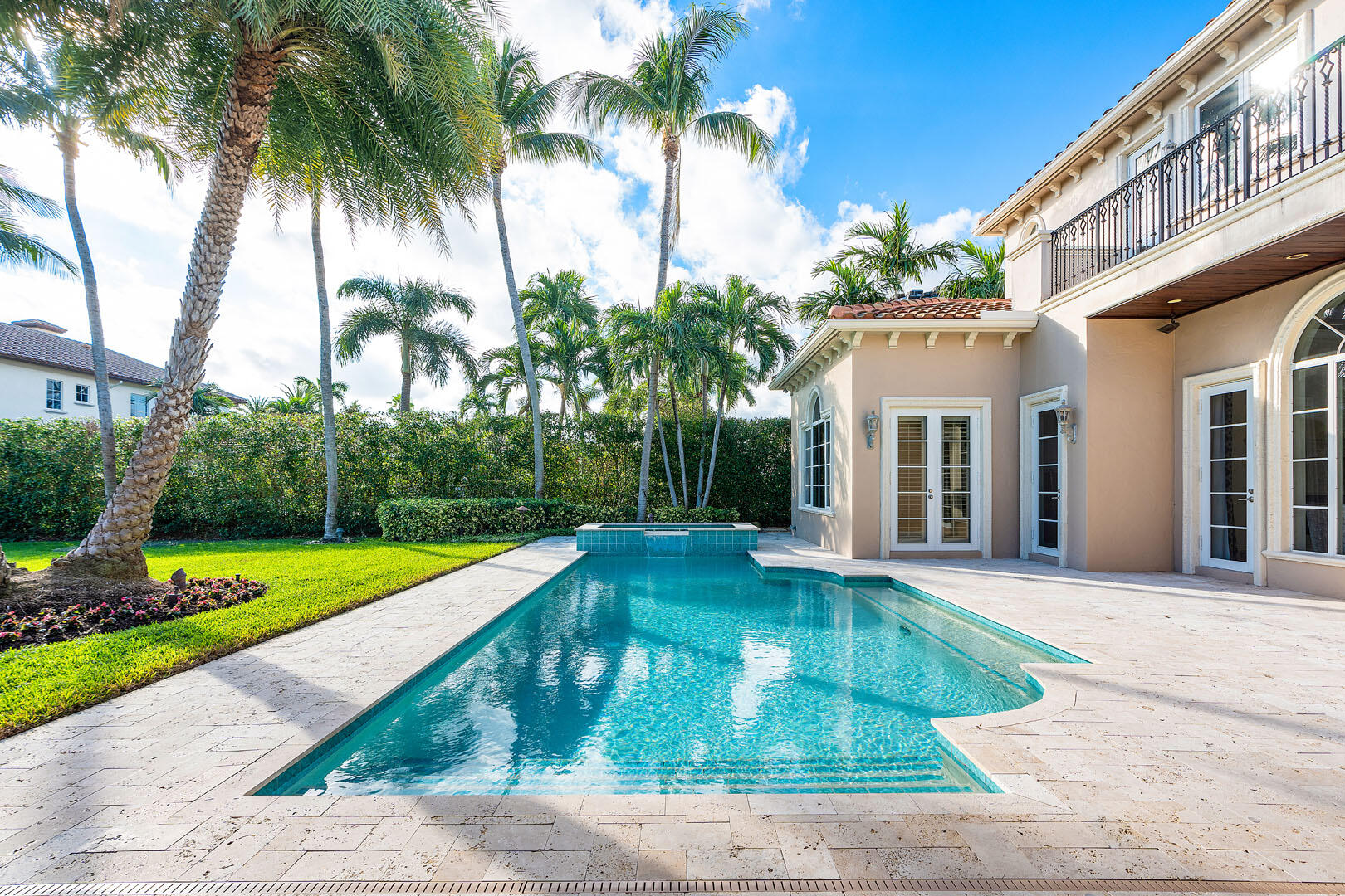 ROYAL PALM YACHT & COUNTRY CLUB - Residential