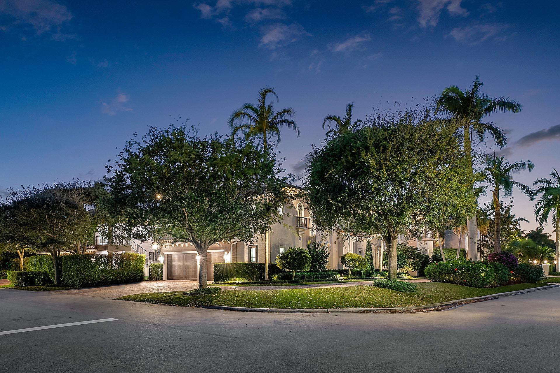 ROYAL PALM YACHT & COUNTRY CLUB - Residential