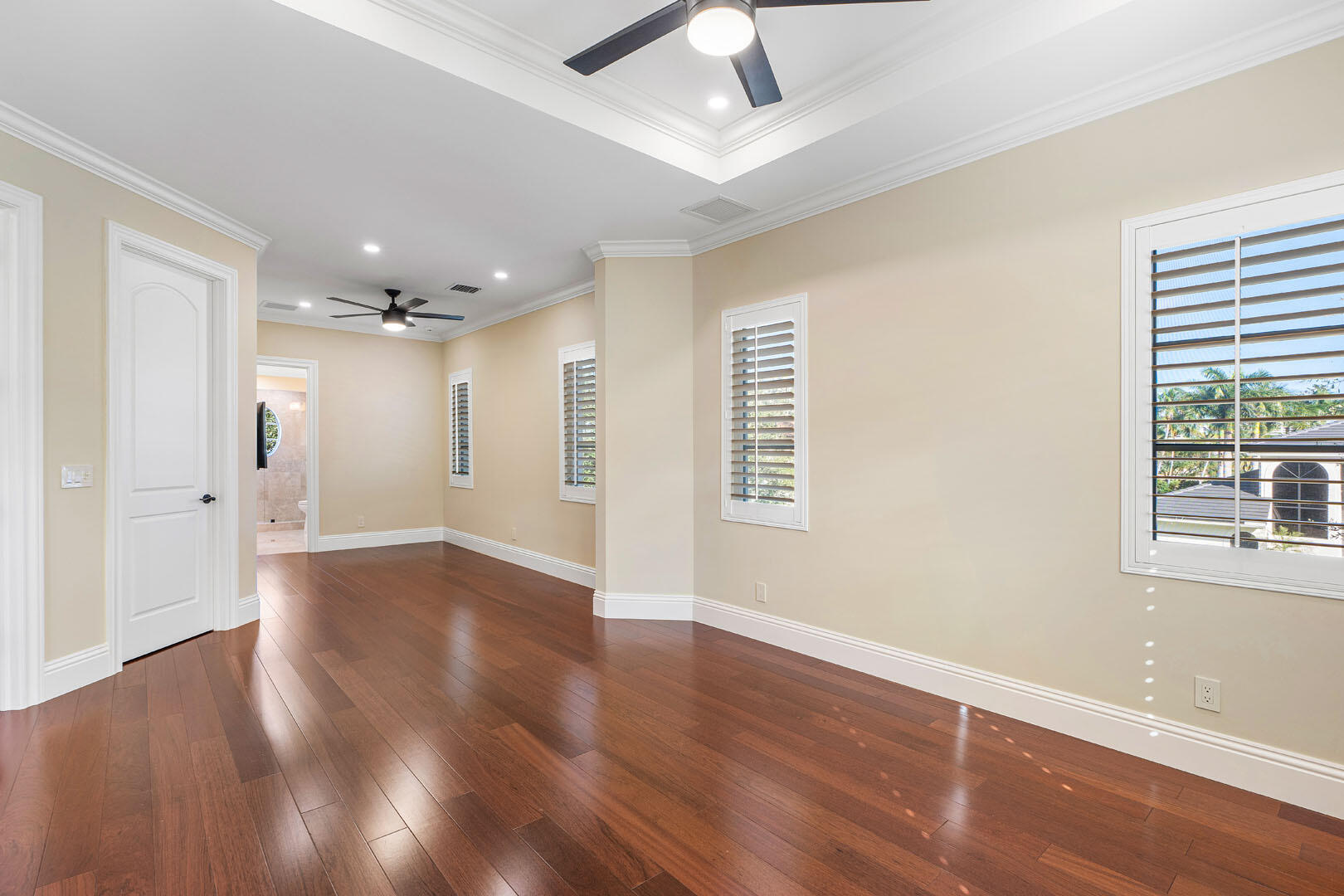 ROYAL PALM YACHT & COUNTRY CLUB - Residential